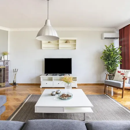 Spacious Flat Near Caddebostan Coast Istanbul