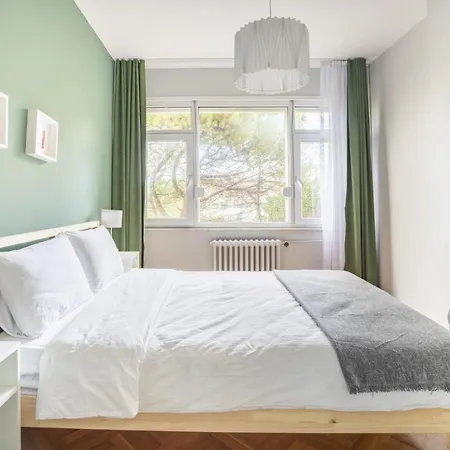 Spacious Flat Near Caddebostan Coast