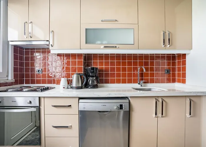 Spacious Flat Near Caddebostan Coast شقة *