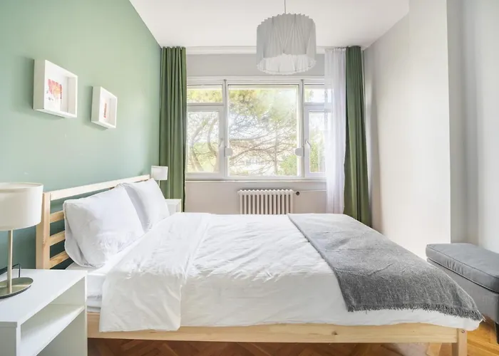 Spacious Flat Near Caddebostan Coast