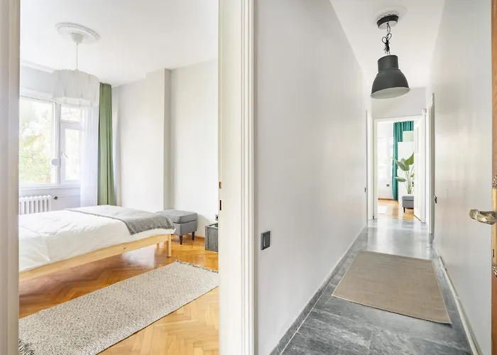 Spacious Flat Near Caddebostan Coast شقة